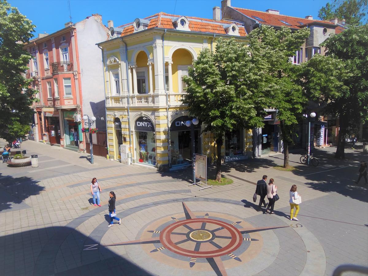 Hostel Compass Burgas Exterior photo